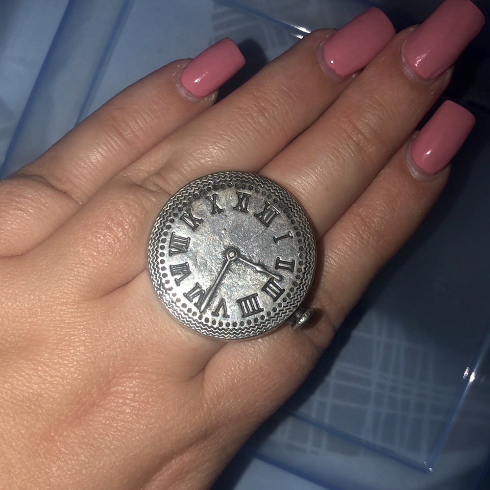 Clock fashion ring
